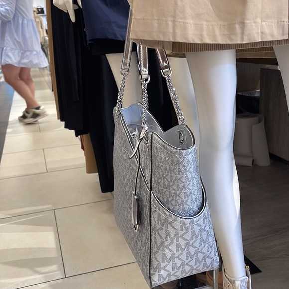 Michael Kors Jet Set Travel Large Chained Tote Shoulder Bag MK 
Silver
NWT - Picture 15 of 16